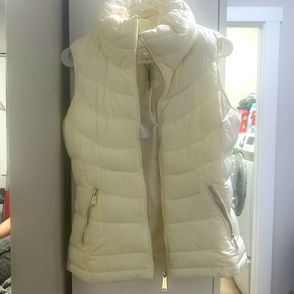 Calvin Klein XS alabaster puffer vest new with tags